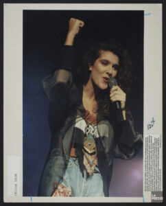 (Source: Bibliothèque et Archives nationales du Québec, Céline Dion, 1981-1998, BAnQ Vieux-Montréal, Fonds La Presse, (06M,P833,S2,D1619), Robert Mailloux)