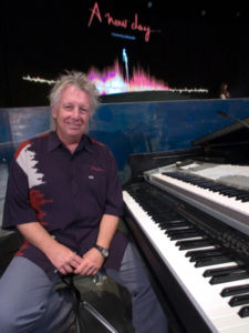 Claude "Mego" Lemay, the musical director (© Le Journal de Montréal/Martin Bouffard)